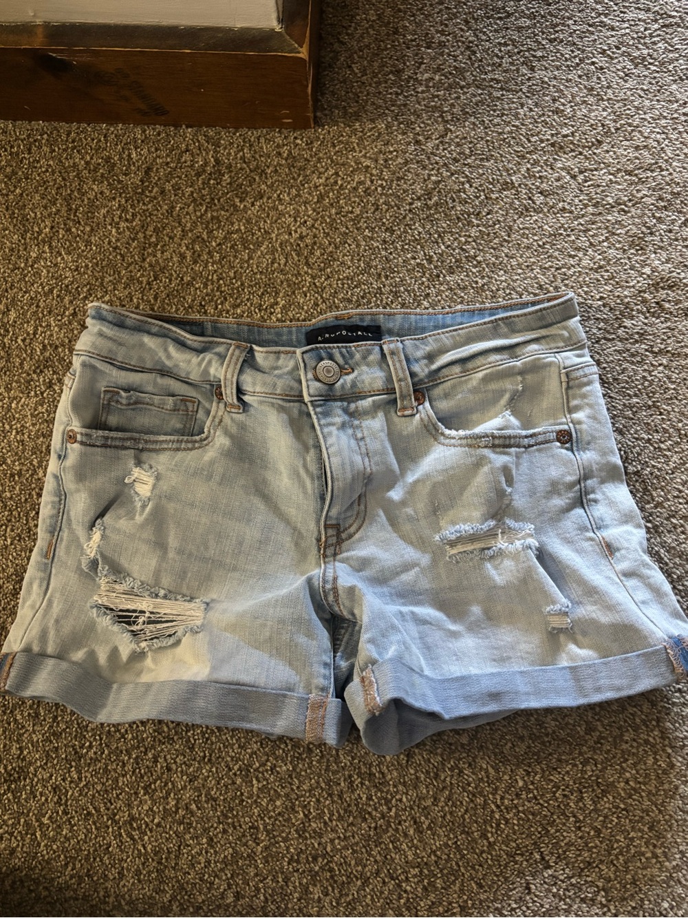 Aeropostale light wash distressed cuffed denim shorts Low Rise Midi